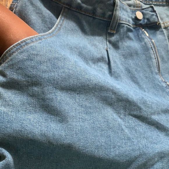 MOM JEANS!! - Picture 7 of 7